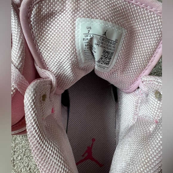 Women’s Air Jordan 1 mid digital pink - Picture 3 of 6